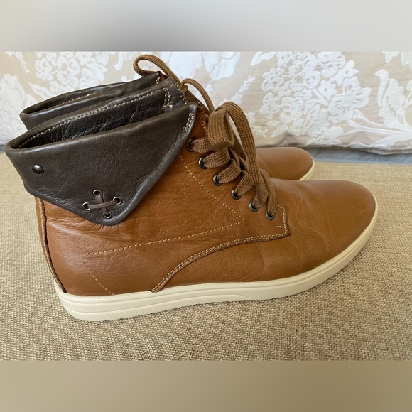 Tan leather high top trainers - Picture 2 of 8